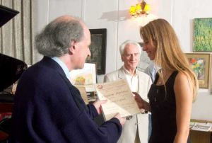 Anna Lipiak receiving the diploma.